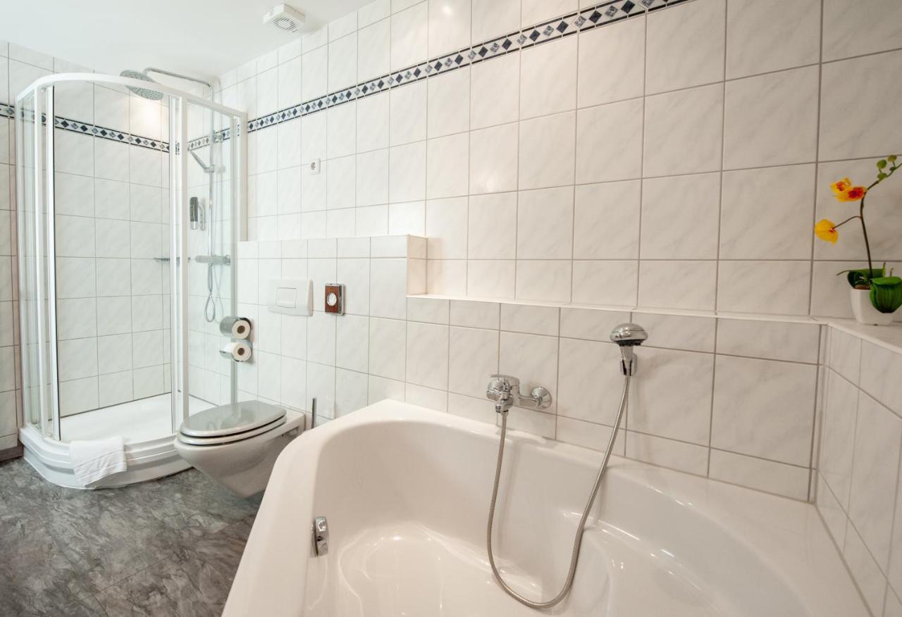 Hotel Bluechertal Bacharach Esterno foto